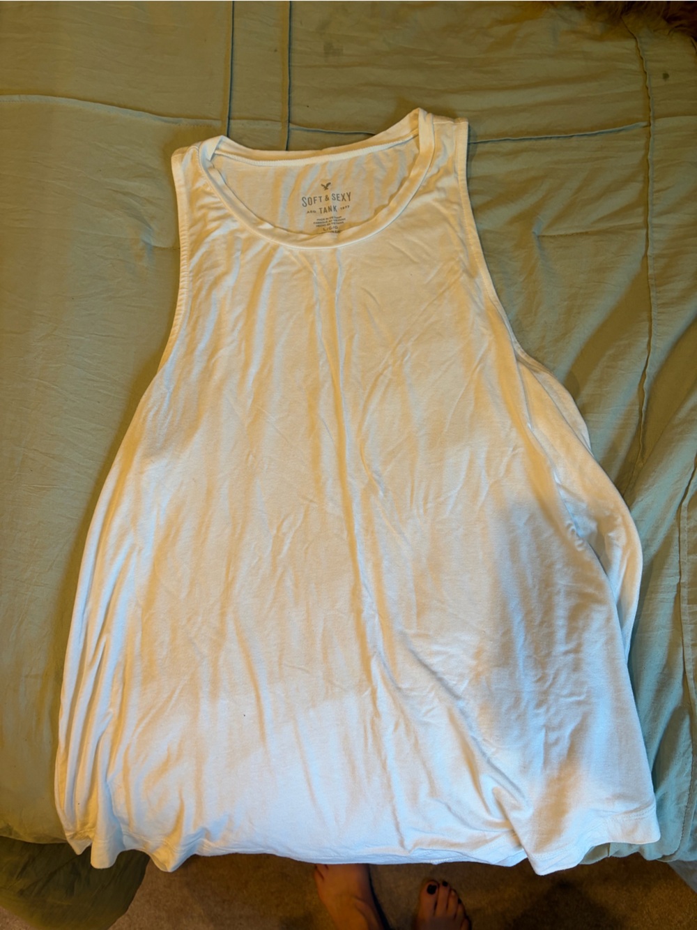 American Eagle Outfitters White Women's Sleeveless Scoop Tank - Picture 2 of 3